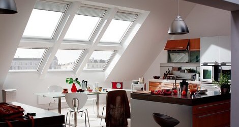 Střešní okna a doplňky VELUX – tipy nejen na léto